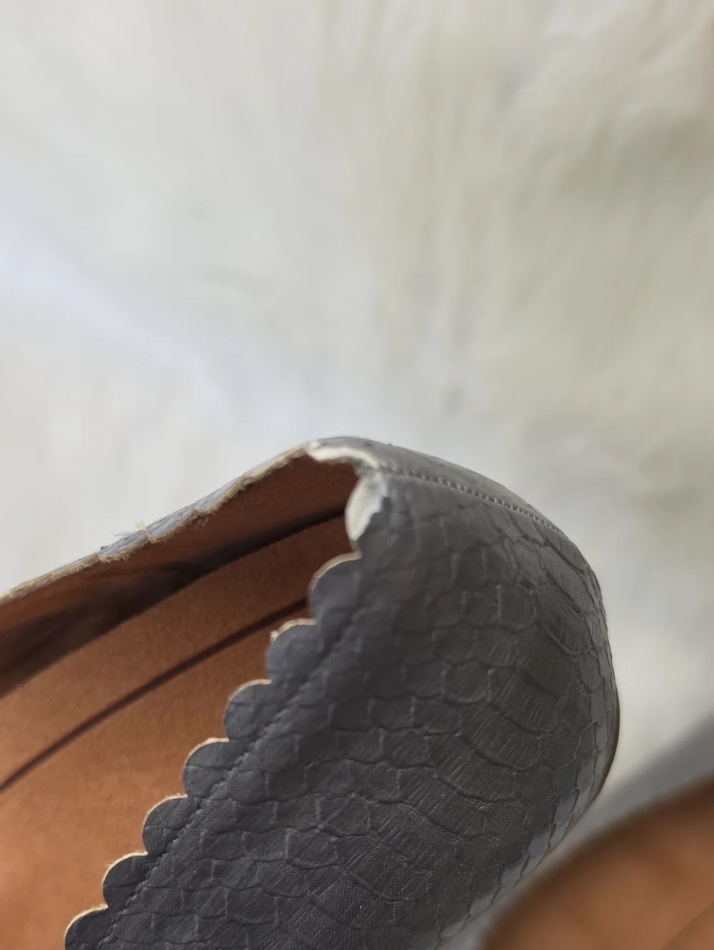 VIONIC Julieta‎ Gray Silver Snakeskin Embossed Scalloped Comfort Ballet Flats 10